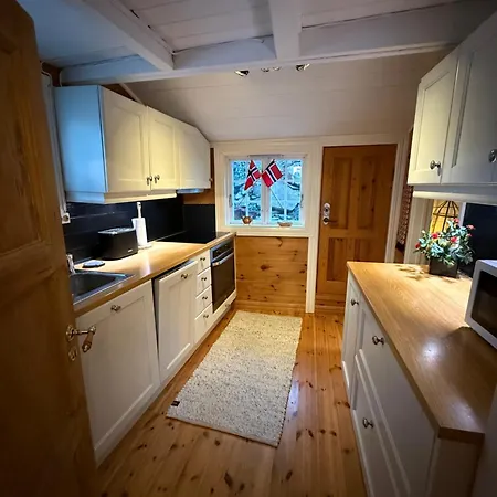 펜션 Unique 200-year Old Tiny House In Old Town