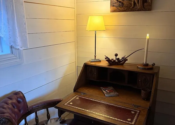 Unique 200-year Old Tiny House In Old Town Stavanger