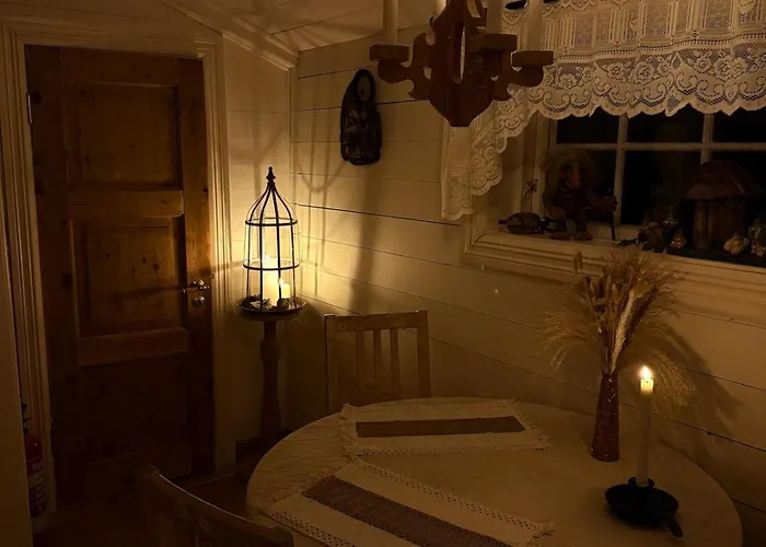 Unique 200-year Old Tiny House In Old Town Feriehus