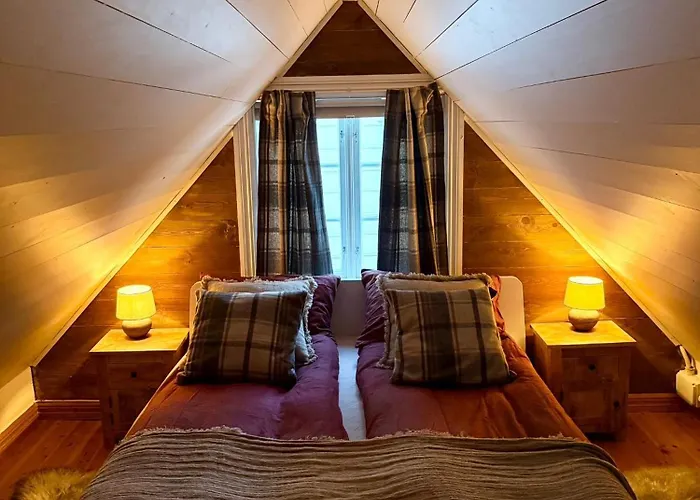 Unique 200-year Old Tiny House In Old Town *