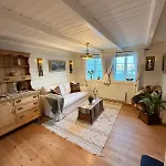 Unique 200-year Old Tiny House In Old Town * Stavanger