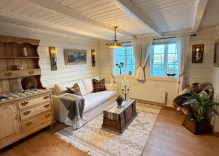 Unique 200-year Old Tiny House In Old Town * Stavanger